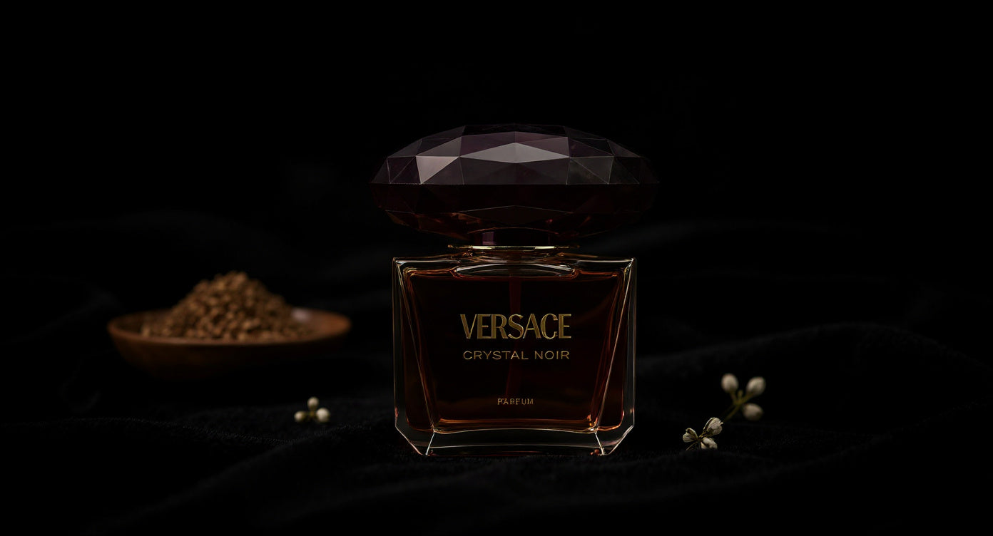 Versace Crystal Noir İncelemesi: Gizemli ve Çekici İmza Koku